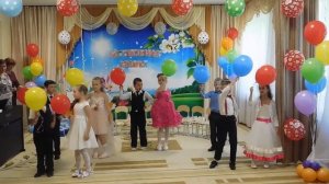 Вход в зал выпускников