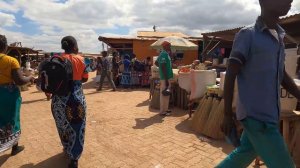 Как люди живут в этом маленьком городке в Замбии