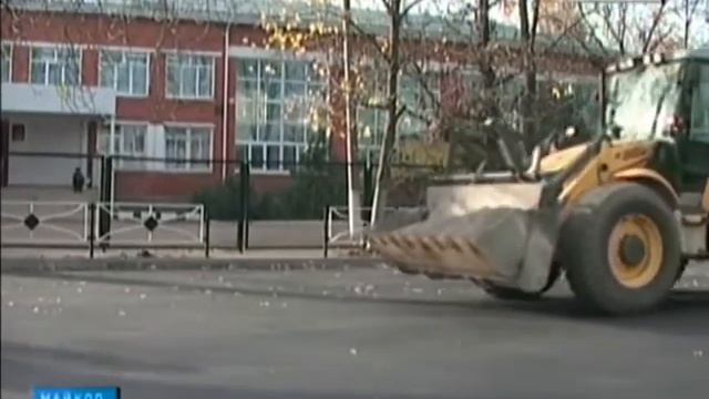 В столице Адыгеи начали укладывать асфальт по новой технологии смотреть онлайн