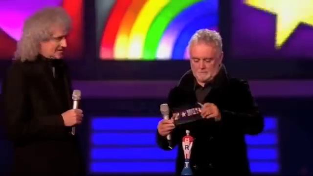 Brian May & Roger Taylor present Brit Award Best Int'l Group 21 Feb 2012