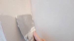 Как прошпаклевать идеально внутренний угол?  Наглядный пример. Шпаклевка штукатурка видео видеоурок.