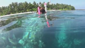 Снорклинг в полнолицевой маске ребенок 5 лет на рифе Мальдив, март 2023. Без проблем!