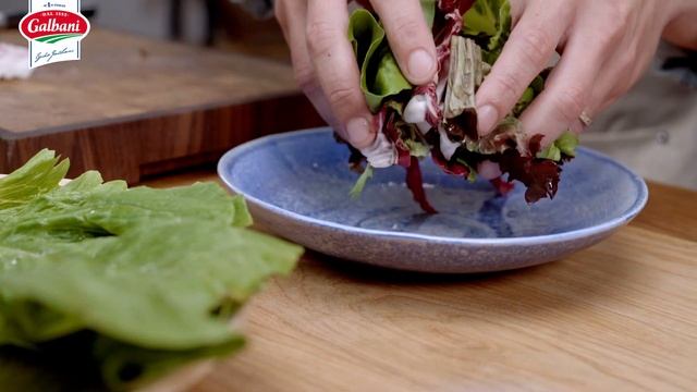 Салат с грушей и сыром с голубой плесенью - рецепты с Galbani