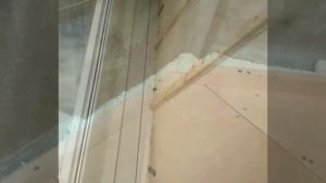 Отделка балкона под ключ ламинированной панелью.