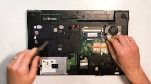 Разборка для чистки от пыли ноутбука HP 620