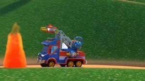 Машина-пришелец ПОЙМАЛА Супер Монстр-трак в ГРЯЗЕВУЮ ловушку | Автомобили-спасатели для детей