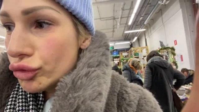 Москва. Погода нормальная, просто надо тепло одеваться и не выходить из дома))) смотреть онлайн