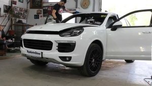 Замена лобового стекла Porsche Cayenne 2016