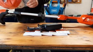 Battery Trimmer Husqvarna 115iL UNBOXING