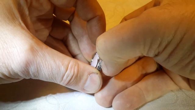 Медальон с горячей эмалью гильоше смотреть онлайн