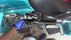 Replacing the alternator on my '94 Honda Goldwing gl1500se part 1 of 3