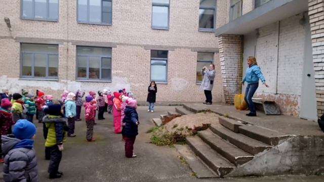 Весёлый танец, открытие недели здоровья в нашем детском саду! Зебрик. Ру! смотреть онлайн