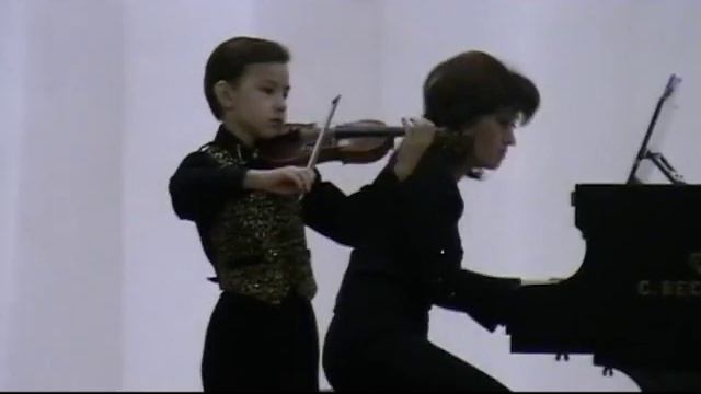 Paganini, Tema con Variazione A-dur, Islyamov Ravil, 7 years old смотреть онлайн