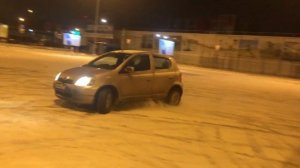 Toyota vitz (Yaris ) 4wd