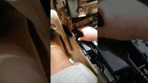 Снять консоль акпп на lexus lx 570 часть 3