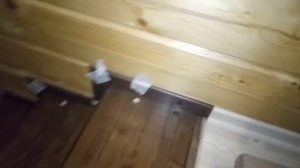 Монтаж плинтуса МДФ на лестницу