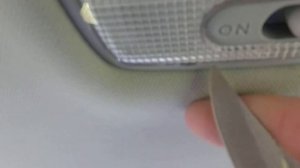 как быстро заменить лампочку в плафоне автомобиля