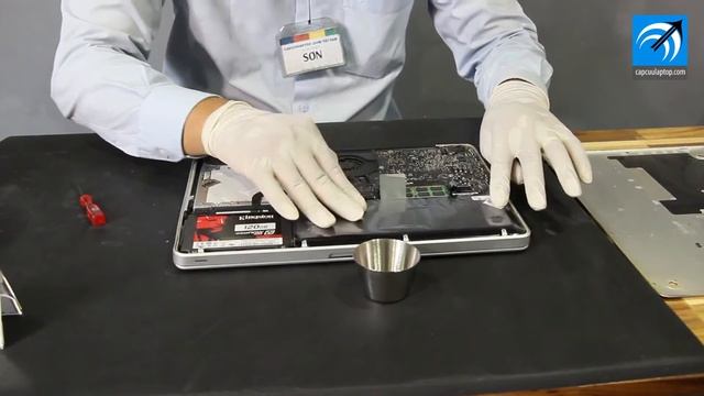Hướng dẫn thay pin Macbook Pro, Mac Retina - Capcuulaptop.com смотреть онлайн