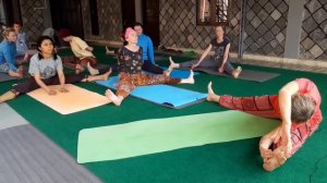 Урок йоги Татьяны Мариной с подробным объяснением.