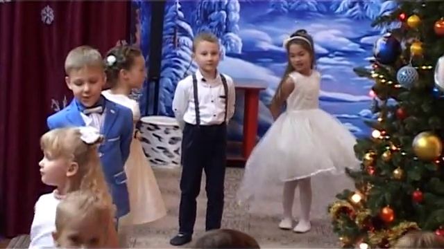 Новогодний праздник смотреть онлайн