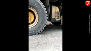 БелАЗ раздавил легковую машину с пассажирами.