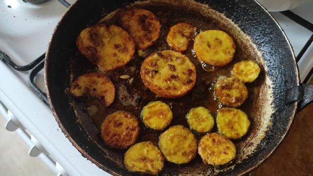 Супер блюдо.Жареные кабачки цукини в муке с чесноком. #Жареные_кабачки