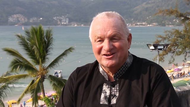 Колин Марсден - Долевой Владелец Absolute с 2011 года смотреть онлайн