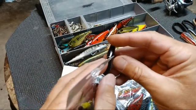 AliExpress Lipless Or Rattletrap Crank Bait Unboxing смотреть онлайн
