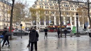Париж в дождливый день - прогулка по Елисейским полям