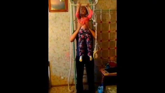 ДЕТСКИЙ блог.Зарядка для МАЛЫШЕЙ от Вари и папы. Charging for children смотреть онлайн