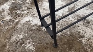 Мангал с подказанником с трубой
