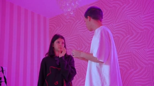 Разбила АЙФОН Леона.. Пранк над ПАРНЕМ Разбила телефон..Liza Nice смотреть онлайн