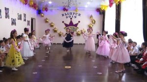 Танец с веночками муз. "Вальс цветов" П. Чайковский