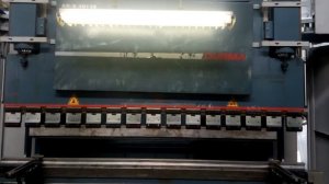 Калибровка осей гидравлического гибочного пресса "Durma" AD-R 3013