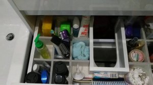 Пару интересных решений для хранения принадлежностей в ванной комнате.