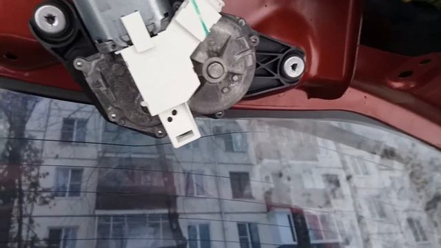 Лайфхак Renault Sandero (режим дворника задней двери) смотреть онлайн