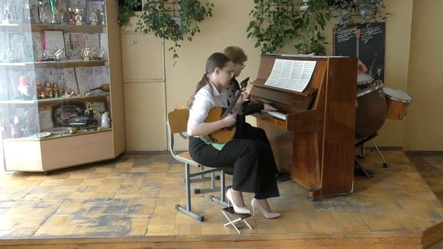 А. Бызов - "Татьяна" и Л. Уотт - "Три поросенка"