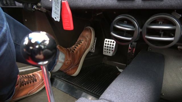 Ferrari 'F40 BLU' First Drive Review! Modern Classics Ep 3 смотреть онлайн