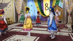 Танец "Барыня ты моя, Сударыня ты моя" на утреннике старшая группа