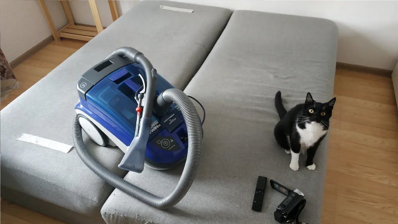 Как почистить диван моющим пылесосом смотреть онлайн