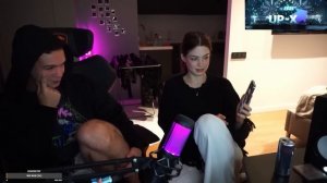 Акулич про свою ГРYДЬ рассказала маме