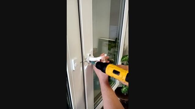 Установка ограничителя открывания окна смотреть онлайн