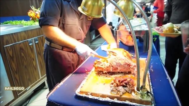 Thanksgiving dinner on the USS Carl Vinson (CVN 70) of the US Navy. смотреть онлайн