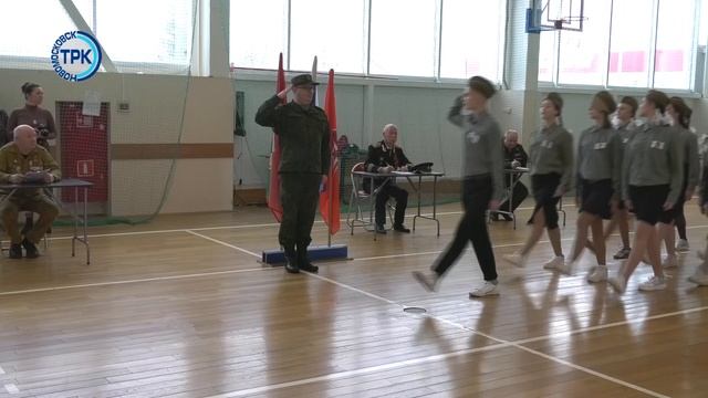 В Новомосковске прошел смотр строя и песни