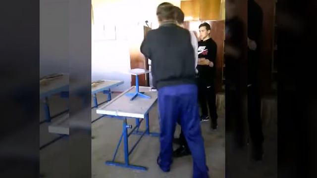 Как проводит время 10 клас лето и вовремя учебного процесса смотреть онлайн