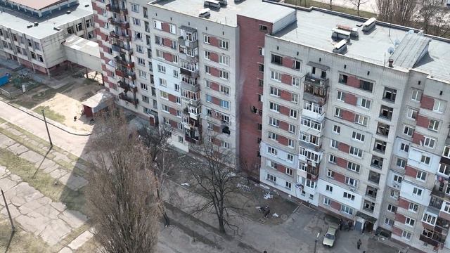 Чернигов  разрушения на северной окраине города. Стадион ФК Чернигов. ЖК Северный.