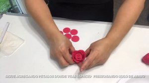 ?A BEAUTIFUL PLAY DOH ROSE! |  Como Hacer Una HERMOSA ROSA DE PLASTILINA!