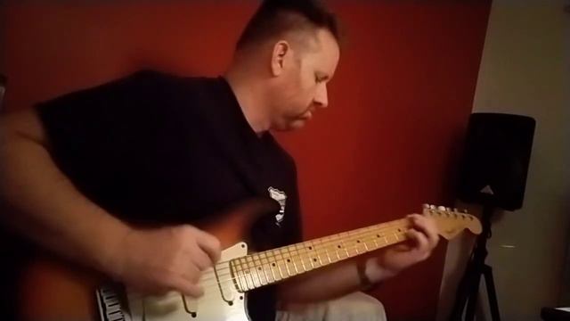 Fender Strat Lace Sensors Evening Play C#min смотреть онлайн