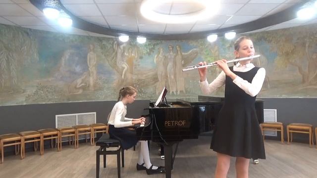 В Попп _Испанский танец _ Исполняют_ Шергина Варвара и Белякова Лиза. ДШИ им. С.Т.Рихтера.mp4 смотреть онлайн