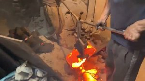 производство огромного поршня.mp4